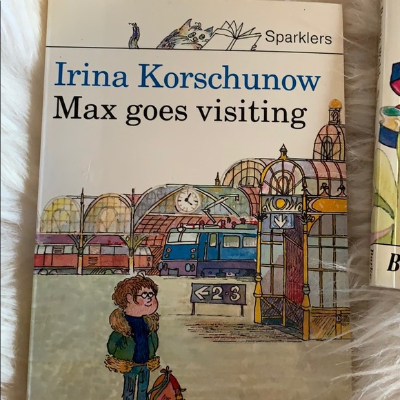 SALE!! Young readers novellas set of 7.   YA - Picture 8 of 16